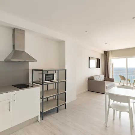 Xic Ξενοδοχείο με διαμερίσματα 4*