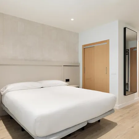 Aparthotel Xic 4*